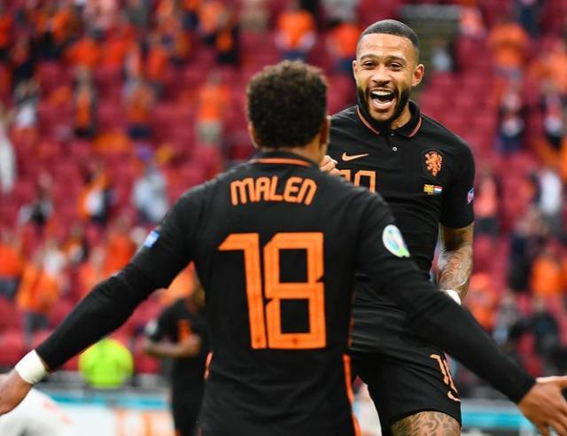 连续赛季高 连续赛季高