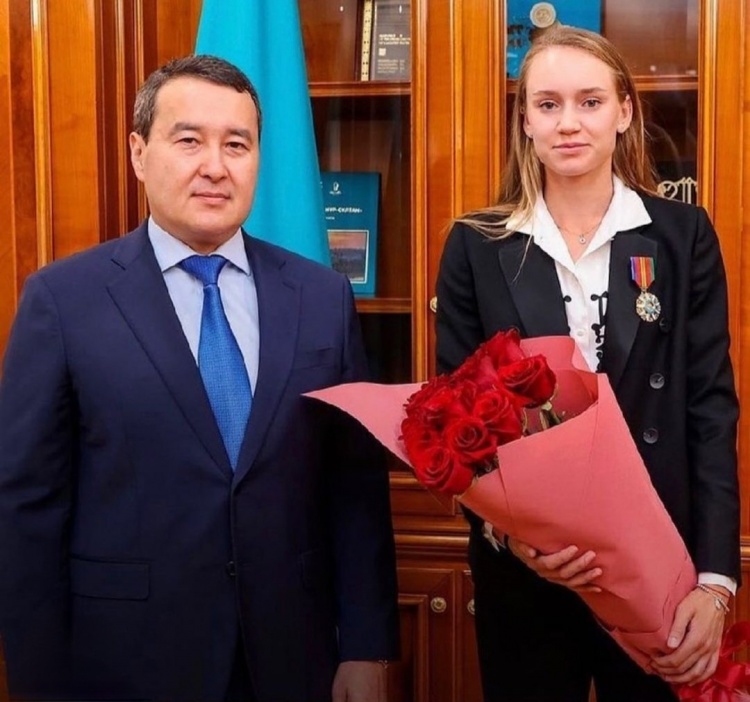 新鲜血液的 新鲜血液的